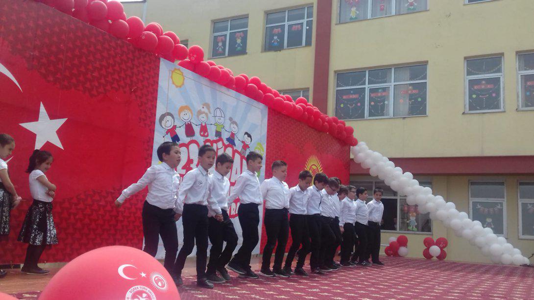23 Nisan Ulusal Egemenlik ve Çocuk Bayramı, Kırgızistan Bişkek Türk Okulunda Düzenlenen Törenlerle Kutlandı